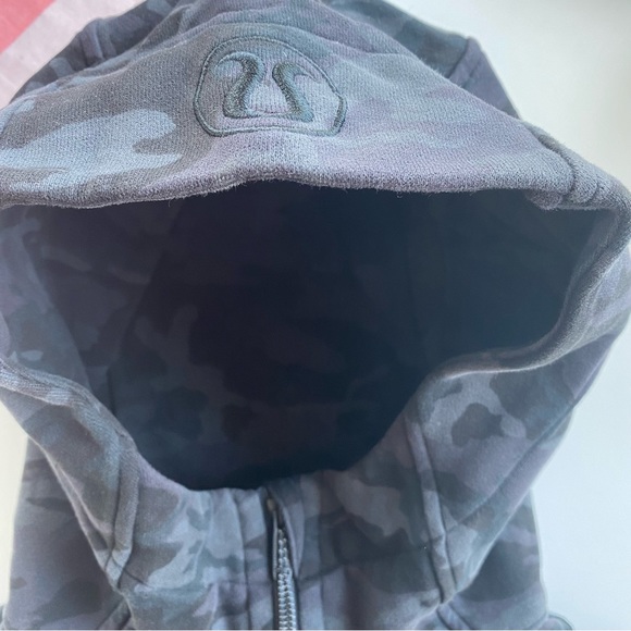 LULULEMON SCUBA FULL -SIZE HOODIE - Picture 5 of 6